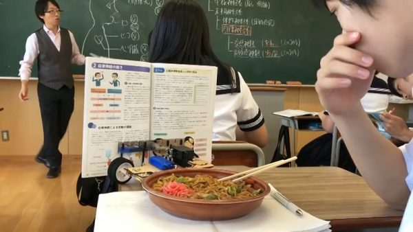 How To Secretly Eat In The Classroom