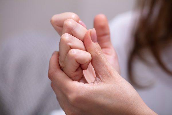 Cracking Your Knuckles: Good Or Bad